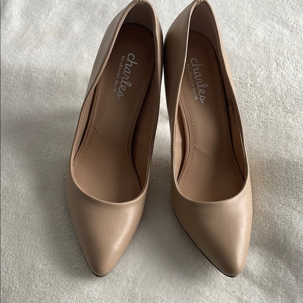 Charles by Charles David Women's Tan Pumps